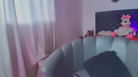 Snapshot of giannaroberts chatting on November 25, 12:16 pm Giana Roberts online show from November 25, 12:16 pm