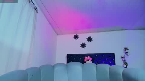 Snapshot of giannaroberts chatting on November 30, 11:36 am Giana Roberts online show from November 30, 11:36 am