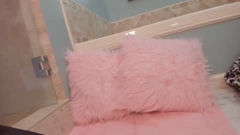 Snapshot of giannasexo chatting on February 17, 3:31 pm giannasexo online show from February 17, 3:31 pm