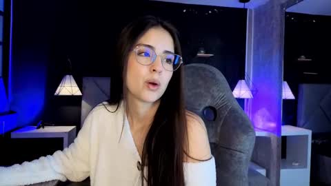 Snapshot of giapearl2 chatting on October 23, 1:10 pm Gia online show from October 23, 1:10 pm