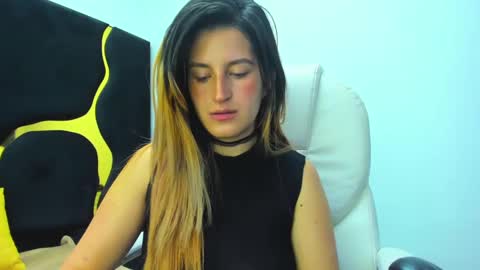 GiaRoussel online show from March 11, 2:18 pm