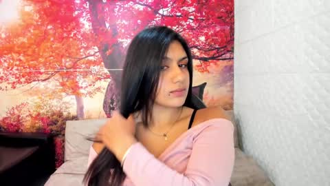 Snapshot of gigi_gilt_ chatting on February 15, 7:16 am Gigi 3 online show from February 15, 7:16 am