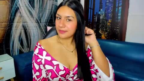 Snapshot of gigi_gilt_ chatting on March 2, 1:05 pm Gigi 3 online show from March 2, 1:05 pm