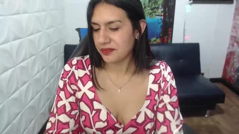 Snapshot of gigi_gilt_ chatting on March 8, 9:28 am Gigi 3 online show from March 8, 9:28 am