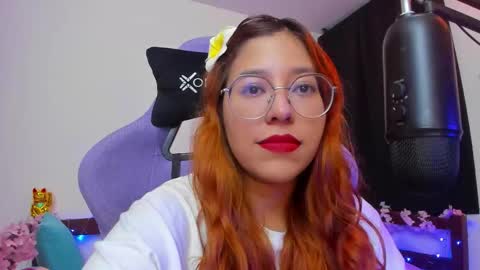 Snapshot of gigimooon chatting on November 11, 2:22 am gigimooon online show from November 11, 2:22 am