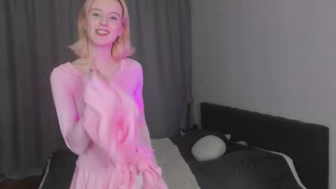 Snapshot of gin_yoon chatting on November 6, 6:25 am Gin online show from November 6, 6:25 am