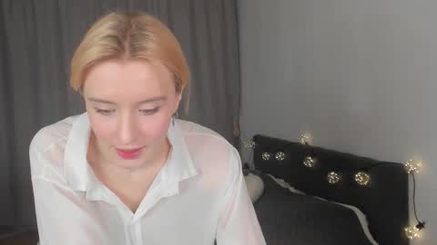 Snapshot of gin_yoon chatting on November 21, 6:34 am Gin online show from November 21, 6:34 am