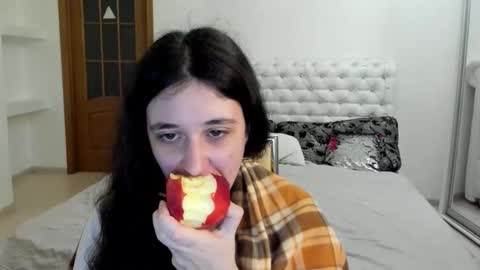 Kate online show from October 28, 9:57 am