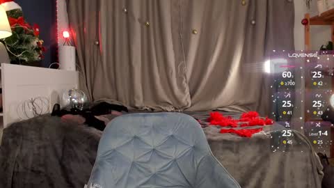 Gina online show from December 15, 12:38 pm