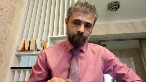 Snapshot of gindrie chatting on February 4, 12:44 pm Gabriel online show from February 4, 12:44 pm