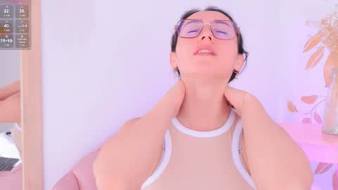 Snapshot of ginevra_esposito chatting on November 5, 2:39 pm Ginn online show from November 5, 2:39 pm