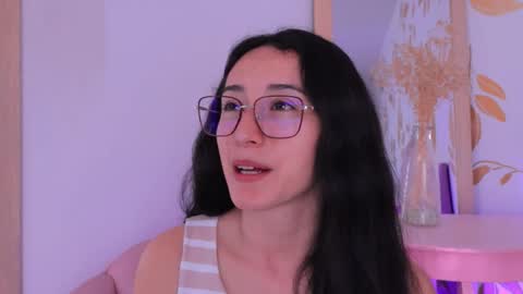 Snapshot of ginevra_esposito chatting on December 1, 12:43 pm Ginn online show from December 1, 12:43 pm