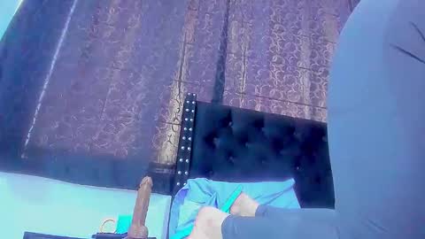 Miss online show from November 19, 5:02 pm