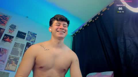 Snapshot of gingertwink_n chatting on November 12, 12:55 am Josh Mills online show from November 12, 12:55 am