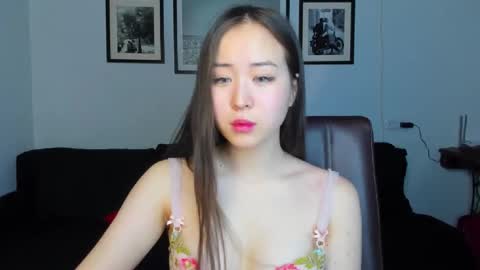 Snapshot of ginnycherry chatting on February 5, 1:54 pm Ginny online show from February 5, 1:54 pm