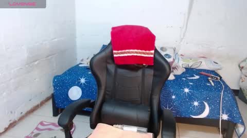 Snapshot of giorgia_xue53 chatting on December 8, 7:05 am Mary online show from December 8, 7:05 am