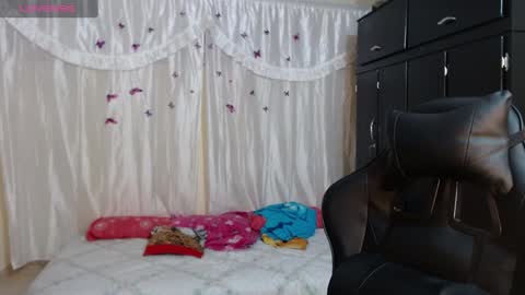 Snapshot of giorgia_xue53 chatting on February 26, 1:43 am Mary online show from February 26, 1:43 am