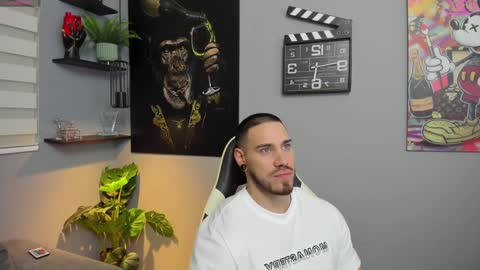 Snapshot of giorgio_leone2 chatting on January 23, 12:35 am Giorgio leone online show from January 23, 12:35 am