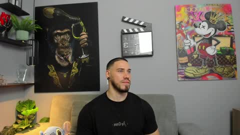 Snapshot of giorgio_leone2 chatting on February 6, 10:53 pm Giorgio leone online show from February 6, 10:53 pm