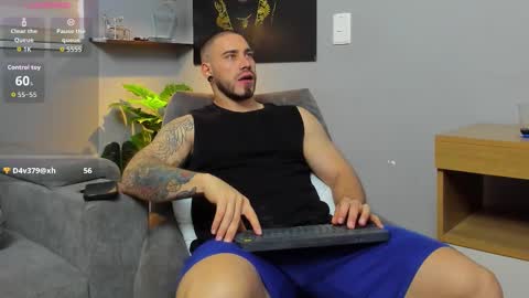 Snapshot of giorgio_leone2 chatting on December 3, 6:39 pm Giorgio leone online show from December 3, 6:39 pm