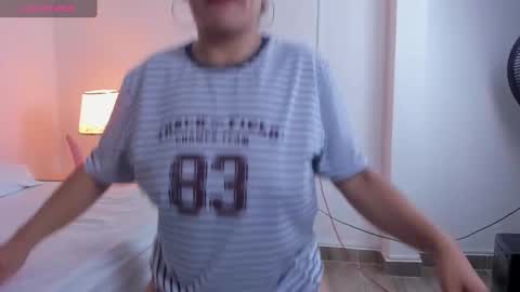 Snapshot of gipsela_gomez chatting on January 29, 7:43 pm G I S E P L A online show from January 29, 7:43 pm