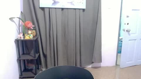 Snapshot of girl4u_aieshaxoxo chatting on November 24, 6:40 pm Aisha online show from November 24, 6:40 pm