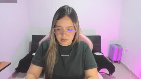 Alana online show from November 25, 9:59 pm