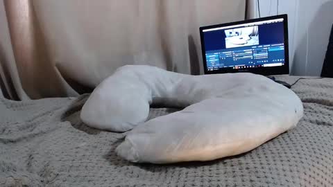 Snapshot of girl_honey_ chatting on March 4, 4:41 pm Aleja online show from March 4, 4:41 pm