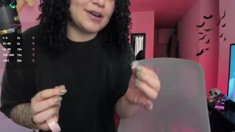 Snapshot of girl_inline chatting on October 15, 2:55 am girl_inline online show from October 15, 2:55 am