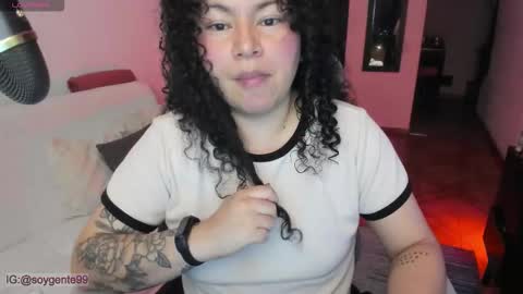 Snapshot of girl_inline chatting on November 3, 11:59 pm girl_inline online show from November 3, 11:59 pm