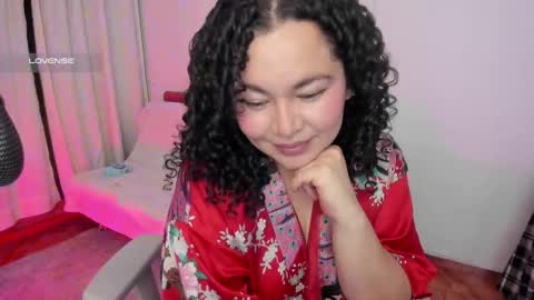 Snapshot of girl_inline chatting on November 15, 12:52 am girl_inline online show from November 15, 12:52 am