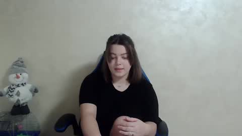 Snapshot of girl_leya chatting on January 6, 10:37 pm girl_leya online show from January 6, 10:37 pm