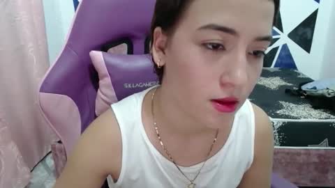 girl_princess18 online show from October 29, 2:47 am