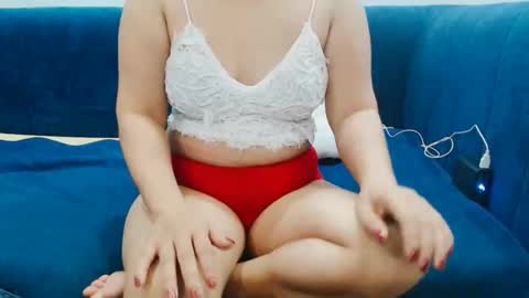 girlhanoi online show from April 18, 2:04 am