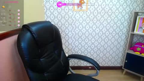 Snapshot of girlkondx1_bella chatting on February 25, 7:14 pm girlkond online show from February 25, 7:14 pm