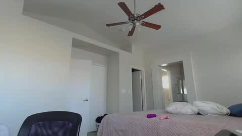 Snapshot of girlnextdoor702 chatting on February 6, 9:49 pm Jasmine online show from February 6, 9:49 pm