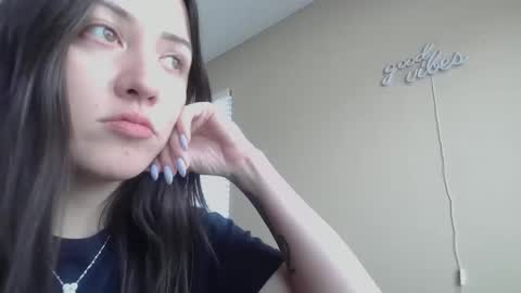 Snapshot of girlnextdoor702 chatting on December 2, 4:57 pm Jasmine online show from December 2, 4:57 pm