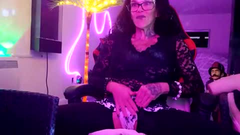 girls227445638252 online show from November 3, 7:09 am