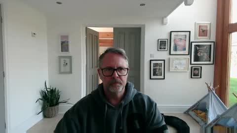 girlsandbikes online show from November 13, 1:54 pm