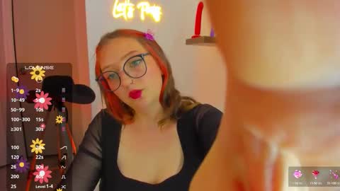 Snapshot of girlsativa chatting on October 1, 9:54 pm Maze    Thumbs up online show from October 1, 9:54 pm