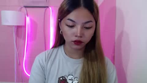 Snapshot of girlthatuneedxxx chatting on March 2, 1:36 am Rhaine online show from March 2, 1:36 am