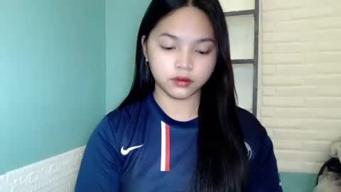 Snapshot of girlthatuneedxxx chatting on October 6, 8:23 am Rhaine online show from October 6, 8:23 am