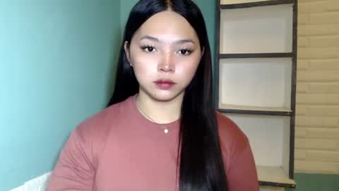 Snapshot of girlthatuneedxxx chatting on November 13, 10:47 am Rhaine online show from November 13, 10:47 am