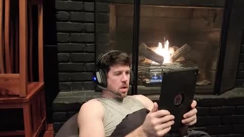 croyal09 online show from December 15, 9:42 pm