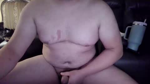 Snapshot of girthysausage904344 chatting on December 31, 7:42 am GirthySausage online show from December 31, 7:42 am