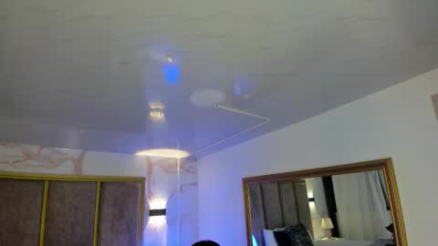     online show from October 17, 10:18 am