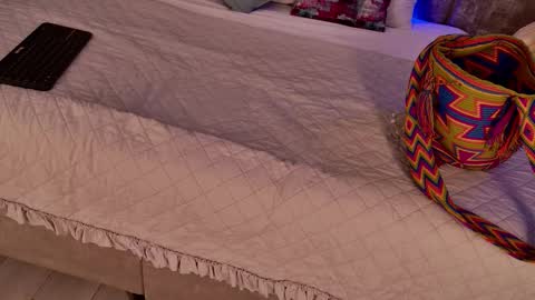     online show from October 26, 10:10 am