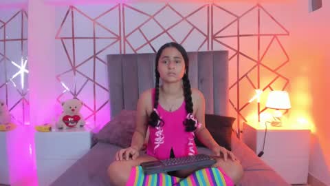 Snapshot of giselle_roldan chatting on February 13, 11:50 am GISELLE ROLDAN online show from February 13, 11:50 am