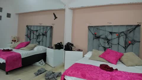 Snapshot of giselle_roldan chatting on October 4, 8:18 pm GISELLE ROLDAN online show from October 4, 8:18 pm