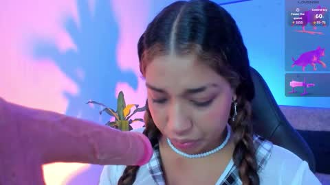 Snapshot of giselle_upp chatting on November 30, 4:49 am Giselle online show from November 30, 4:49 am